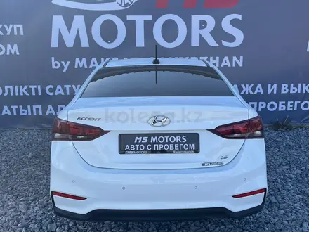 Hyundai Accent 2018 года за 6 700 000 тг. в Актобе – фото 6