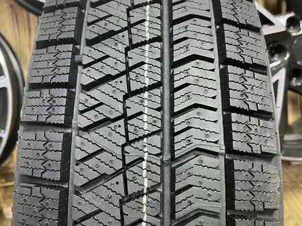 BRIDGESTONE BLIZZAK ICE 225/45 R19 за 81 700 тг. в Алматы – фото 2