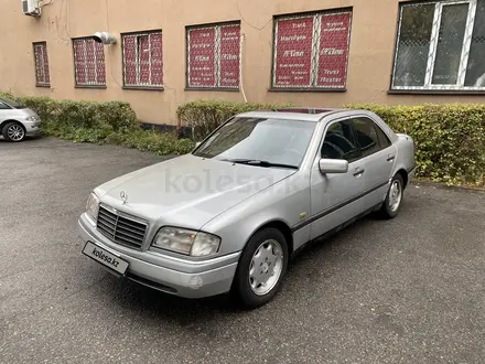 Mercedes-Benz C 280 1997 года за 2 850 000 тг. в Алматы – фото 2