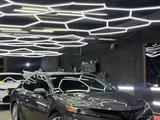 Toyota Camry 2018 года за 12 950 000 тг. в Астана