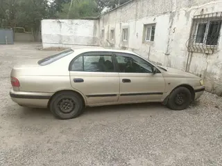 Toyota Carina E