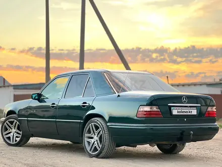 Mercedes-Benz E 200 1995 года за 2 000 000 тг. в Казалинск – фото 3