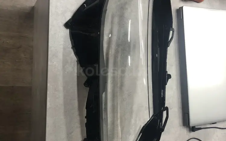 Стекло фары на Toyota Camry 70үшін24 000 тг. в Алматы