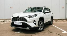 Toyota RAV4 2021 года за 14 890 000 тг. в Актау