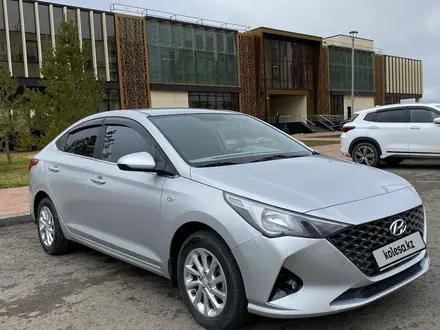 Hyundai Accent 2020 года за 7 200 000 тг. в Астана – фото 2