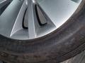 1 колесо от BMW 7 серии за 60 000 тг. в Алматы