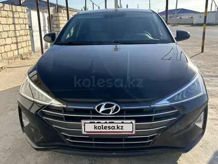 Hyundai Elantra 2019 года за 6 000 000 тг. в Актау – фото 3