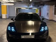 Porsche Taycan, 2021