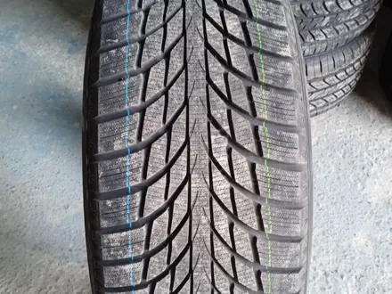 KUMHO 235/60 R16 104T WI51 XL за 42 900 тг. в Алматы