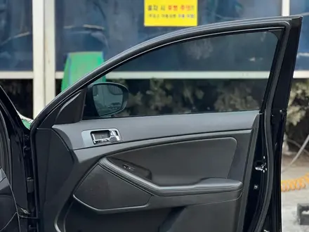 Kia K5 2011 года за 7 400 000 тг. в Алматы – фото 19