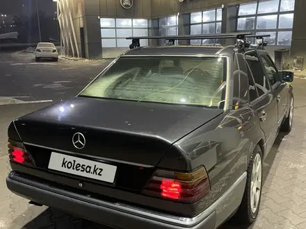 Mercedes-Benz E 260 1991 года за 2 500 000 тг. в Алматы – фото 2