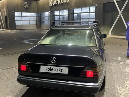 Mercedes-Benz E 260 1991 года за 2 500 000 тг. в Алматы – фото 3