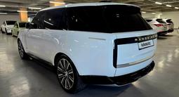 Land Rover Range Rover SV 2024 года за 98 000 000 тг. в Алматы – фото 2