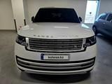 Land Rover Range Rover SV 2024 года за 98 000 000 тг. в Алматы – фото 3