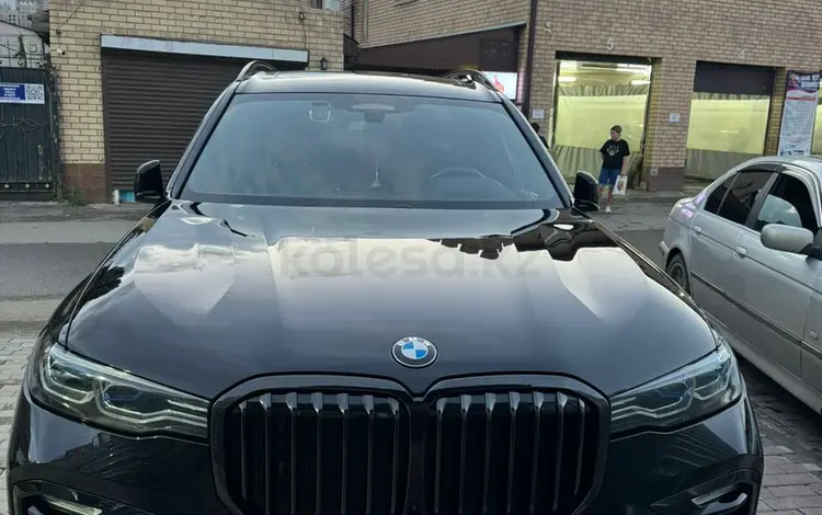 BMW X7 2022 года за 60 000 000 тг. в Астана