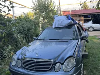 Mercedes-Benz E 320