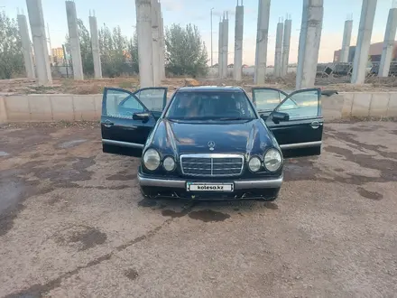Mercedes-Benz E 280 1998 года за 2 100 000 тг. в Астана