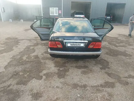 Mercedes-Benz E 280 1998 года за 2 100 000 тг. в Астана – фото 3