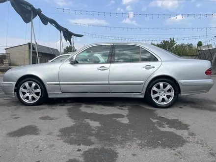 Mercedes-Benz E 320 2001 года за 2 900 000 тг. в Шымкент – фото 9