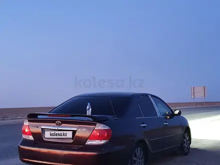 Toyota Camry 2003 года за 4 200 000 тг. в Атырау – фото 3