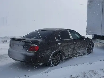 Toyota Camry 2003 года за 4 200 000 тг. в Атырау – фото 9