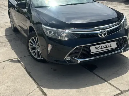 Toyota Camry 2017 года за 13 500 000 тг. в Алматы – фото 2