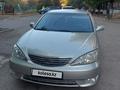 Toyota Camry 2004 года за 5 000 000 тг. в Актобе – фото 2