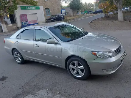 Toyota Camry 2004 года за 5 000 000 тг. в Актобе – фото 3