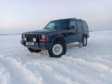 Jeep Cherokee 1997 годаүшін3 300 000 тг. в Астана – фото 2