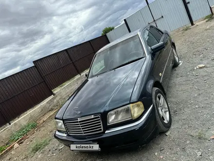 Mercedes-Benz C 240 1998 года за 2 800 000 тг. в Сатпаев – фото 2