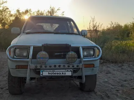 Toyota Hilux Surf 1989 годаүшін2 000 000 тг. в Шу – фото 2