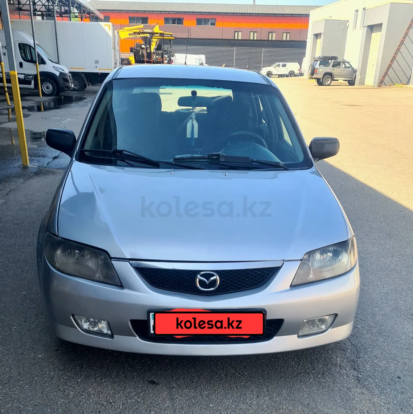 Mazda 323, 2002