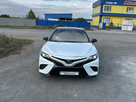 Toyota Camry 2022 года за 17 500 000 тг. в Атбасар – фото 6