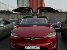 Tesla Model X, 2017