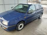 Volkswagen Golf 1994 года за 900 000 тг. в Семей – фото 4