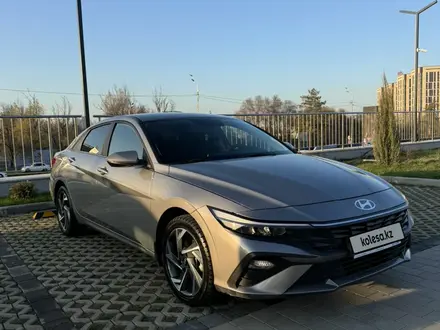 Hyundai Elantra 2023 года за 10 200 000 тг. в Алматы – фото 4