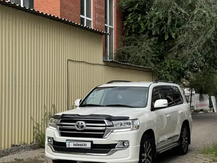 Toyota Land Cruiser 2017 года за 30 000 000 тг. в Астана