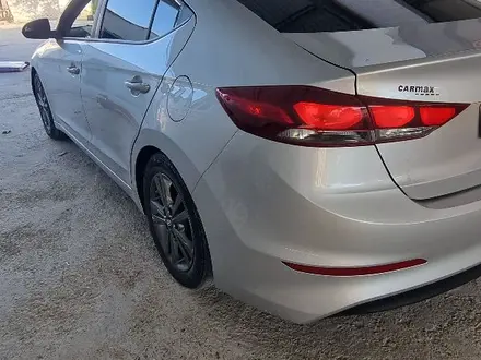 Hyundai Elantra 2016 года за 6 000 000 тг. в Актау – фото 4