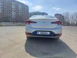 Hyundai Elantra 2019 года за 9 500 000 тг. в Караганда – фото 2