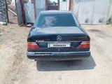 Mercedes-Benz E 200 1991 годаүшін650 000 тг. в Семей – фото 2