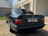 Mercedes-Benz E 220 1995 года за 4 500 000 тг. в Алматы – фото 4