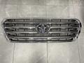 Решётка радиатора Toyota Land Cruiser 200 2015 ORIGINAL за 40 000 тг. в Алматы