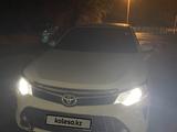 Toyota Camry 2015 годаfor12 500 000 тг. в Актобе – фото 3