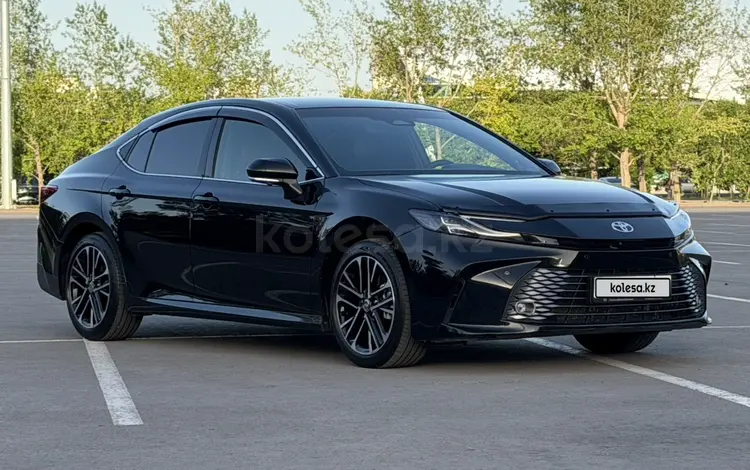 Toyota Camry 2025 года за 19 500 000 тг. в Астана