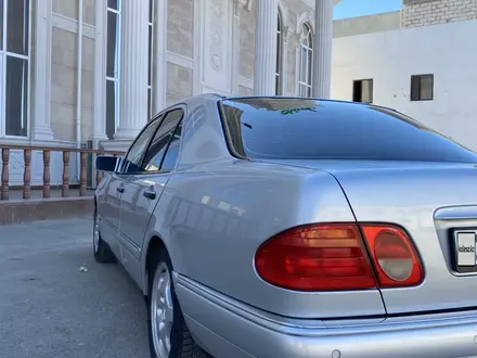 Mercedes-Benz E 280 1999 года за 4 300 000 тг. в Актау – фото 7