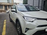 Toyota RAV4 2017 годаfor10 500 000 тг. в Алматы – фото 4