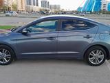 Hyundai Elantra 2018 годаүшін8 350 000 тг. в Астана – фото 2