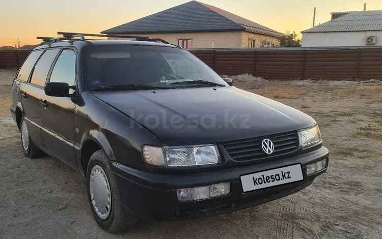 Volkswagen Passat 1994 годаfor1 600 000 тг. в Атырау