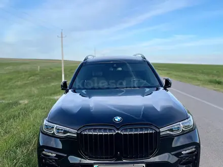 BMW X7 2021 года за 50 000 000 тг. в Алматы