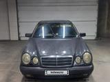 Mercedes-Benz E 320 1997 года за 3 100 000 тг. в Сарыагаш – фото 2